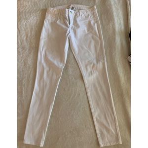 White skinny jeans